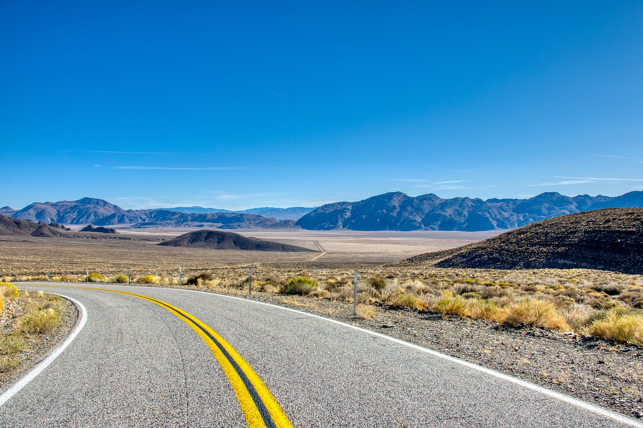 road, pavement, desert-5743713.jpg